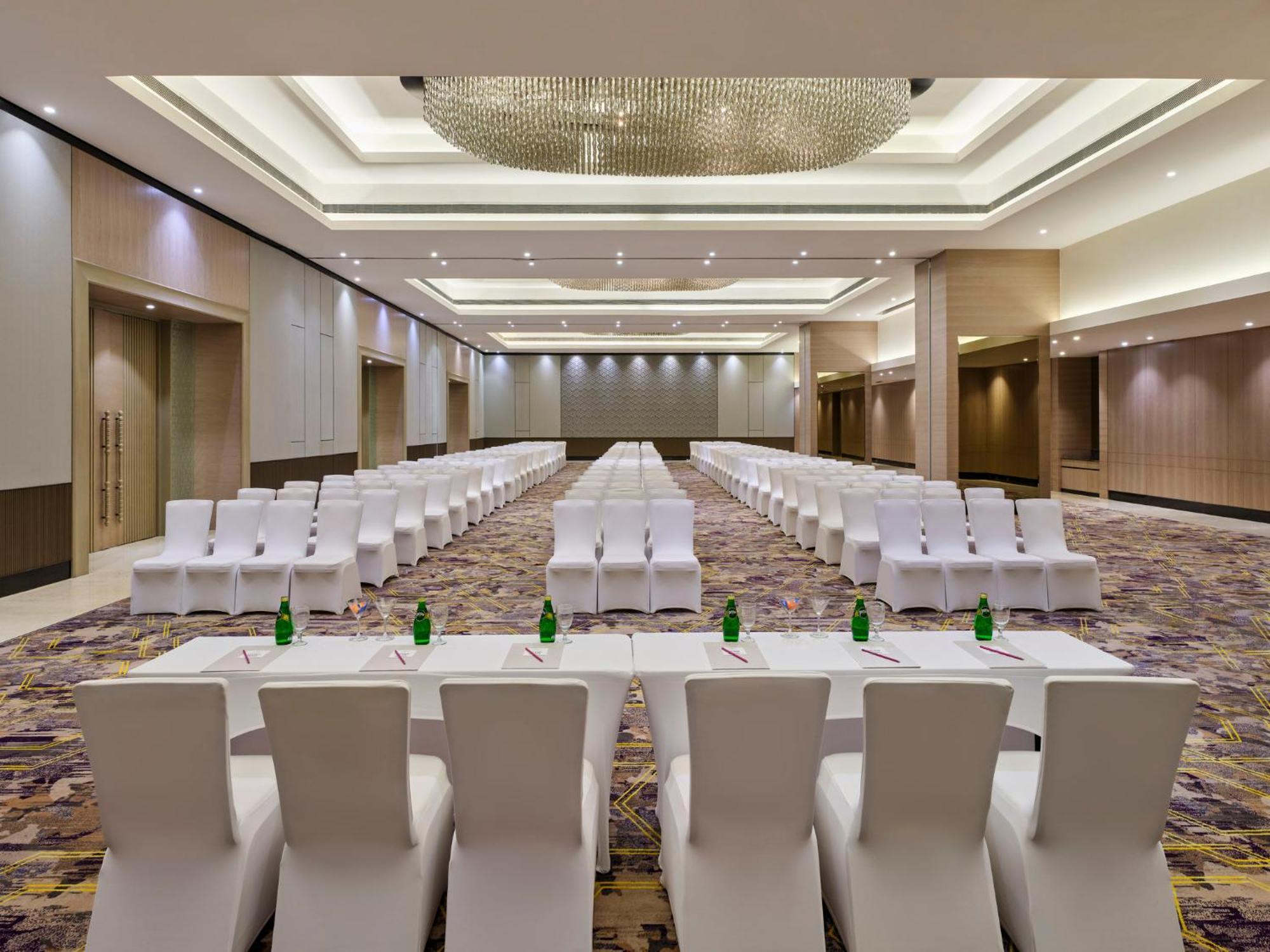 Crowne Plaza Ahmedabad City Centre By Ihg Dış mekan fotoğraf