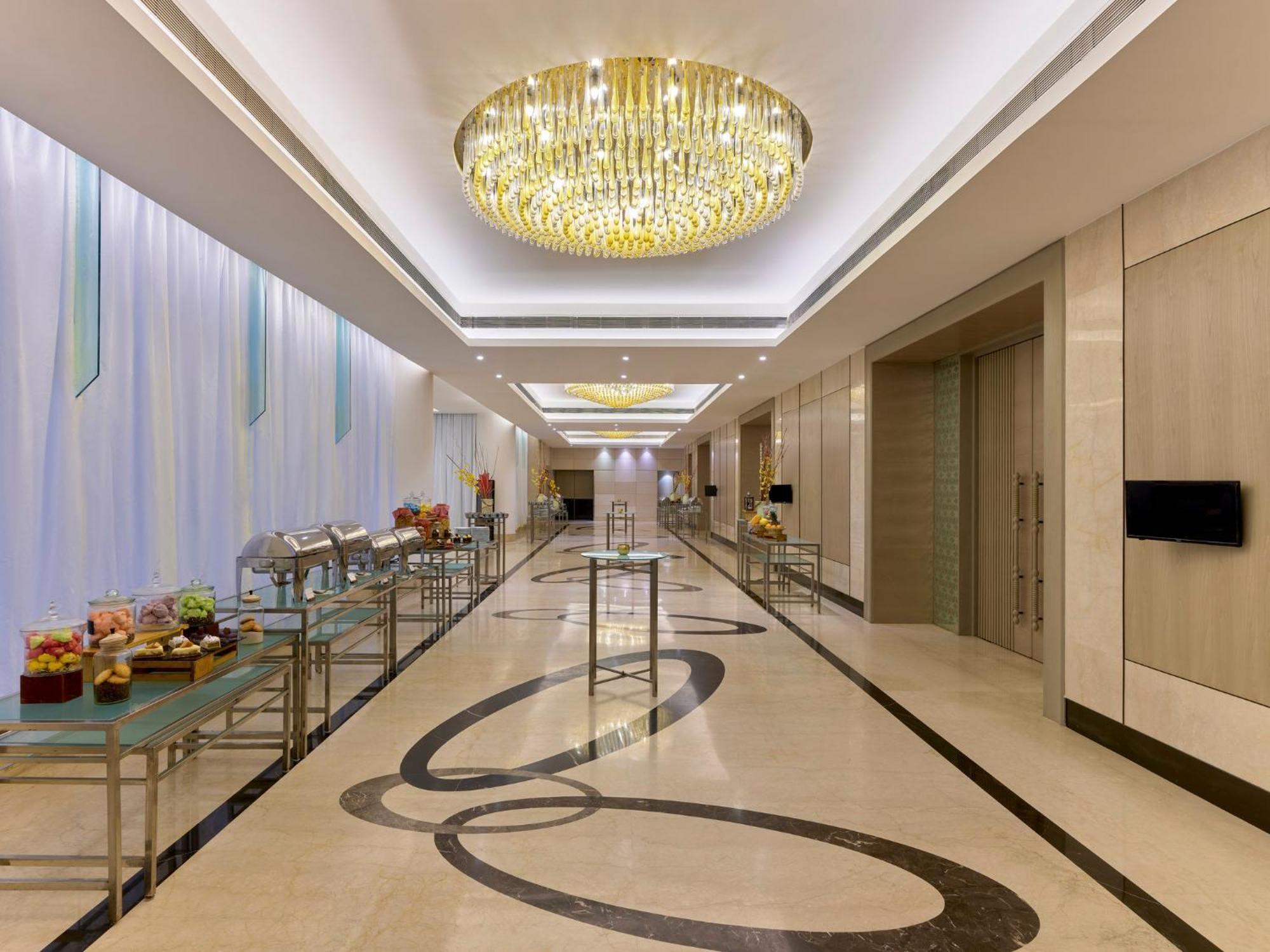 Crowne Plaza Ahmedabad City Centre By Ihg Dış mekan fotoğraf